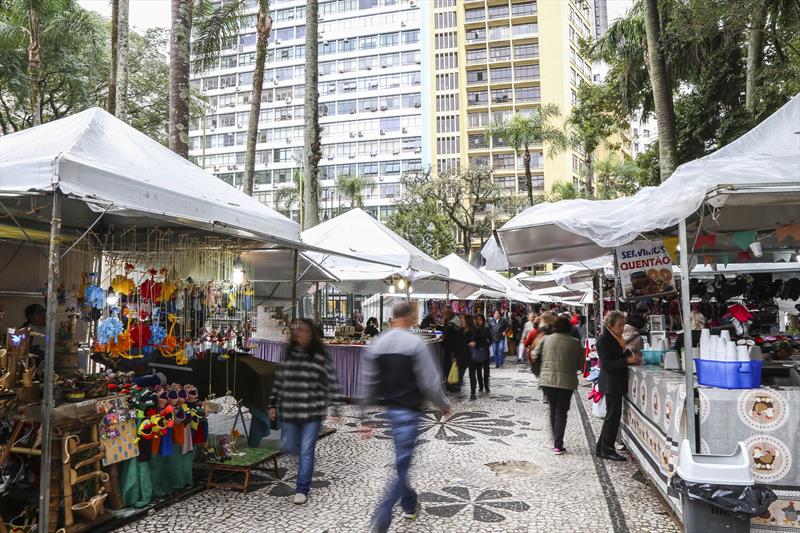 76 mil pessoas frequentam feiras semanalmente em Curitiba