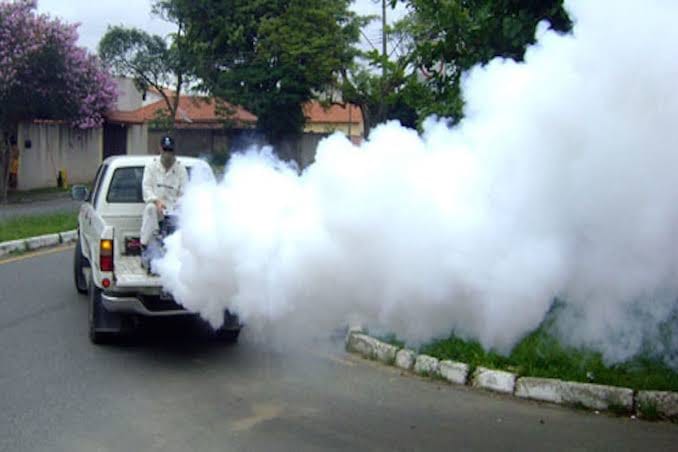  Carros de fumacê vão espalhar inseticida em municípios paranaenses com casos de dengue
