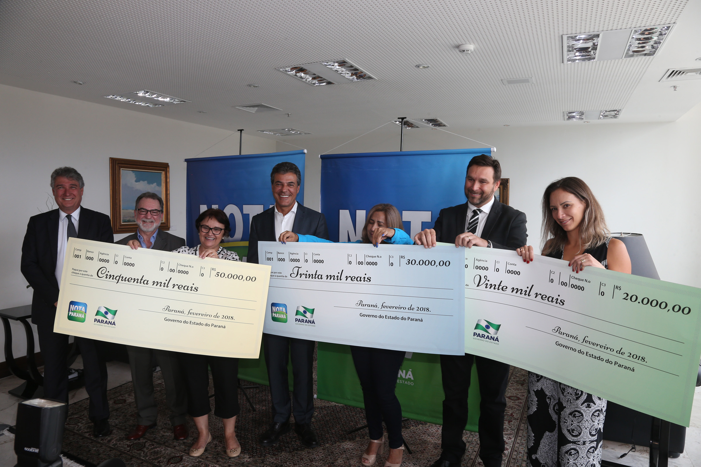  Secretária, professora e médica ganham os três maiores prêmios na Nota Paraná de fevereiro