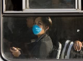  Usuários de ônibus de Curitiba mudam hábitos por conta da gripe A