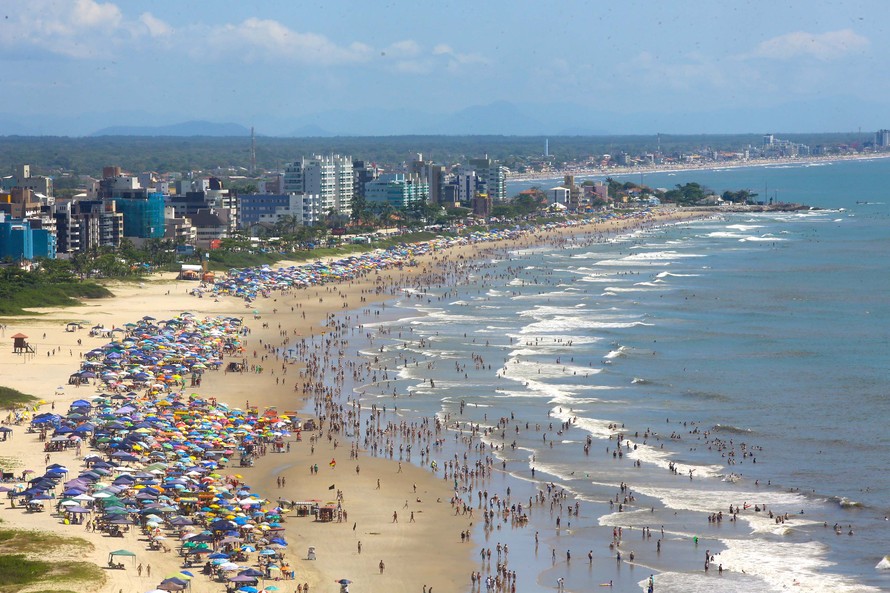 Pontal do Paraná estima aumento de 20% no faturamento do comércio durante temporada de verão