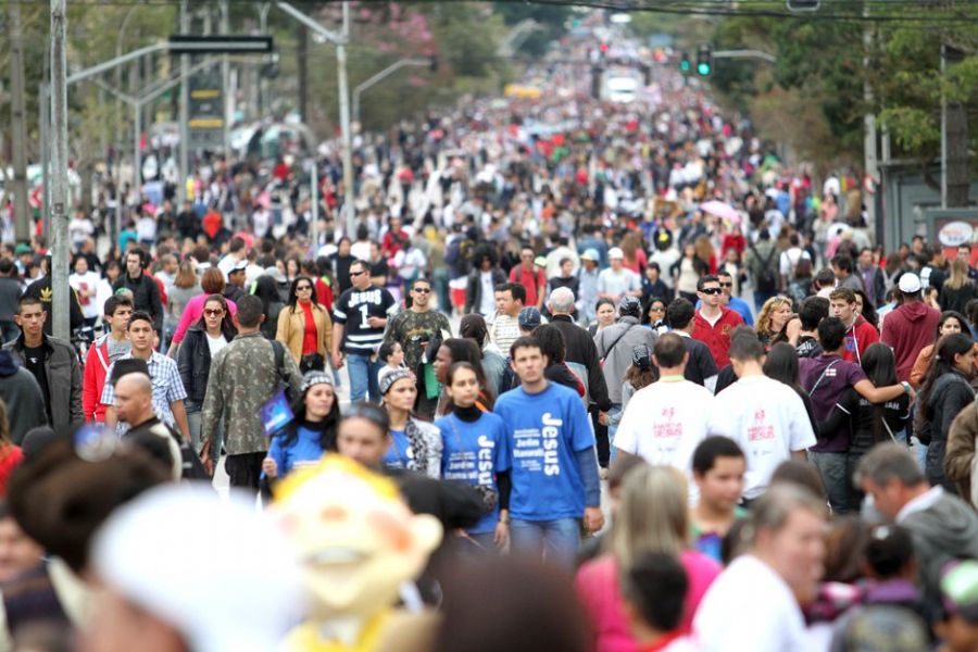  150 mil pessoas acompanham Marcha para Jesus