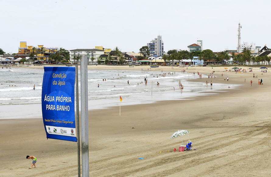  Boletins de balneabilidade indicam que as praias paranaenses tem a qualidade da água melhor do que as de Santa Catarina e Rio Grande do Sul