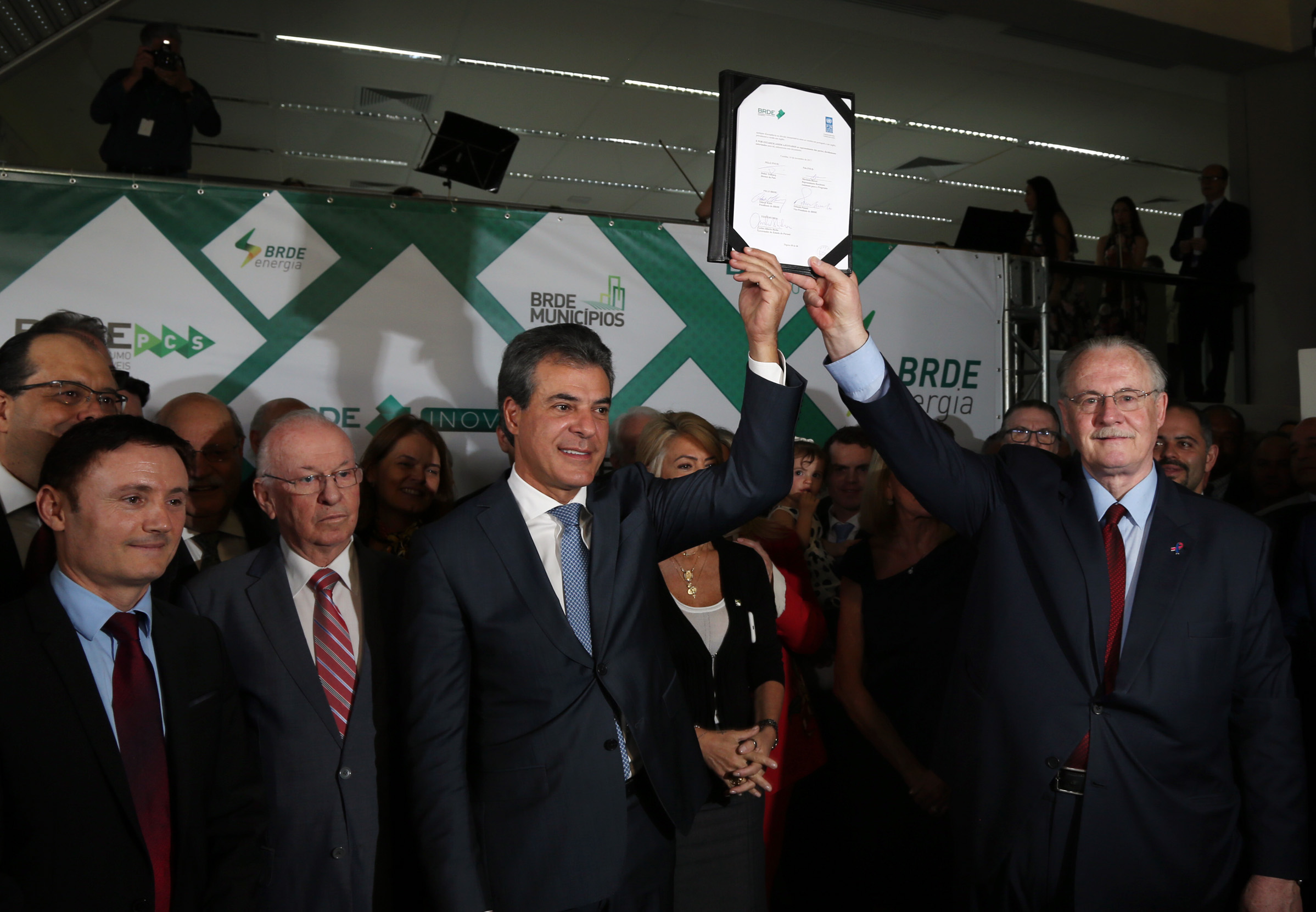  Ex-governador do Paraná, Orlando Pessuti assume presidência do BRDE