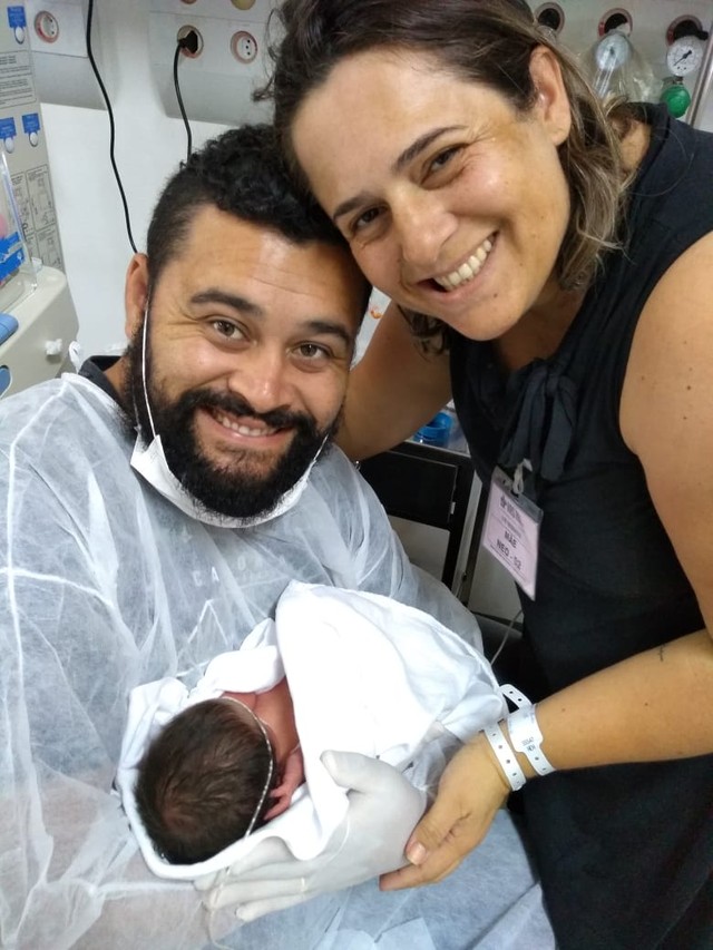  Raridade: gêmeas nascem com três dias de diferença no interior do Paraná