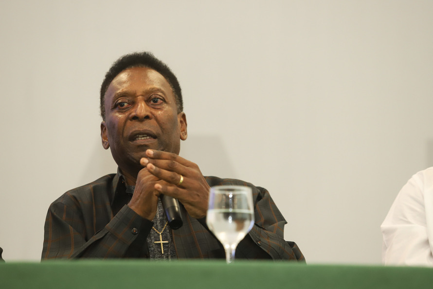  Pelé passa mal e cancela evento em Curitiba