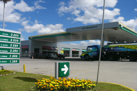  Fiscalização fecha postos de combustíveis em Apucarana