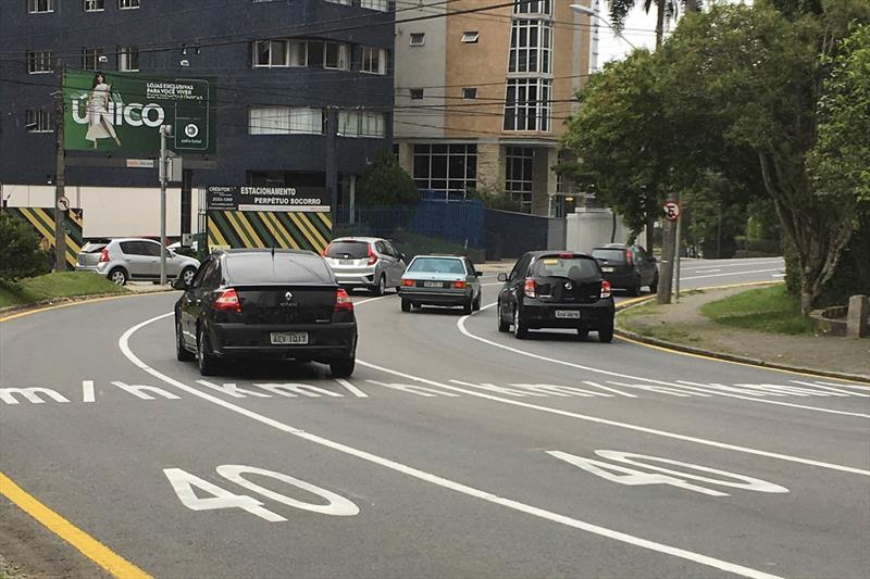  Excesso de velocidade é a principal infração emitida em Curitiba