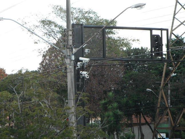  Aparelho “escondido” na Avenida das Torres não é radar, garante prefeitura