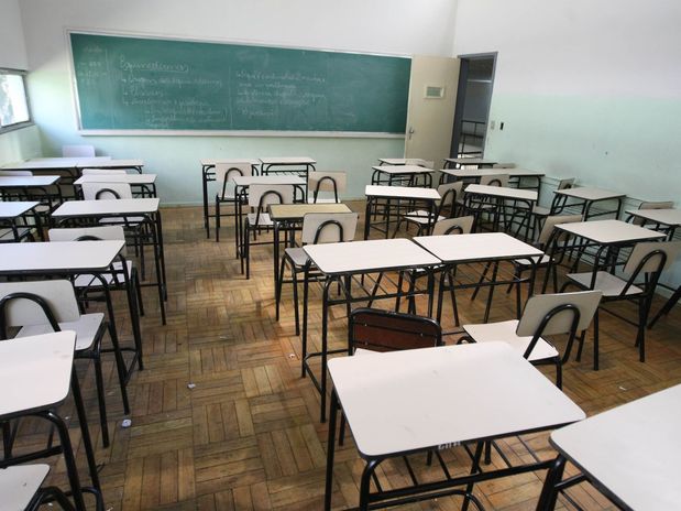  Pelo menos 80 mil alunos ficam sem aula na rede estadual