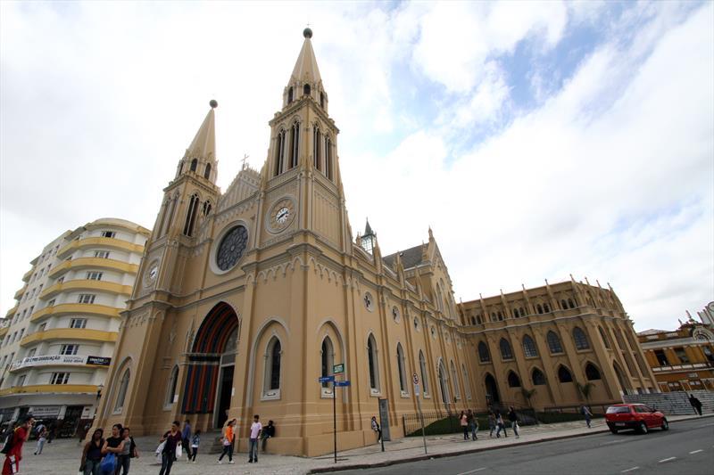  Catedral de Curitiba celebra Nossa Senhora da Luz dos Pinhais