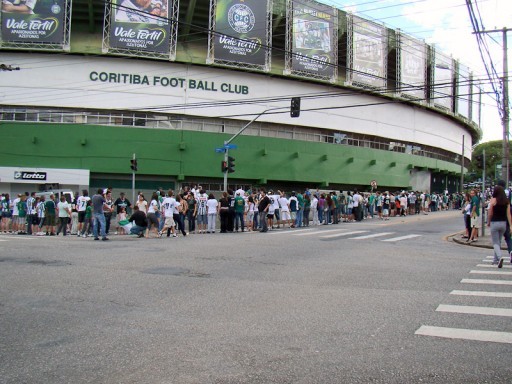  Em dias de jogo do Coritiba região do estádio fica tumultuada