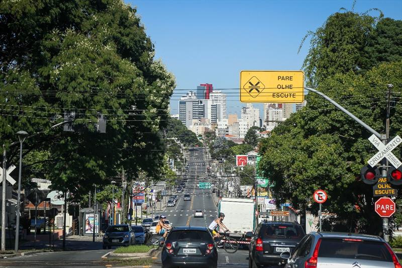  A cada hora, 35 motoristas desrespeitam o limite de velocidade em Curitiba