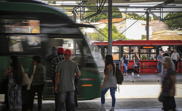  Ônibus de Curitiba terão reforço para as provas da segunda fase da UFPR e do ENADE