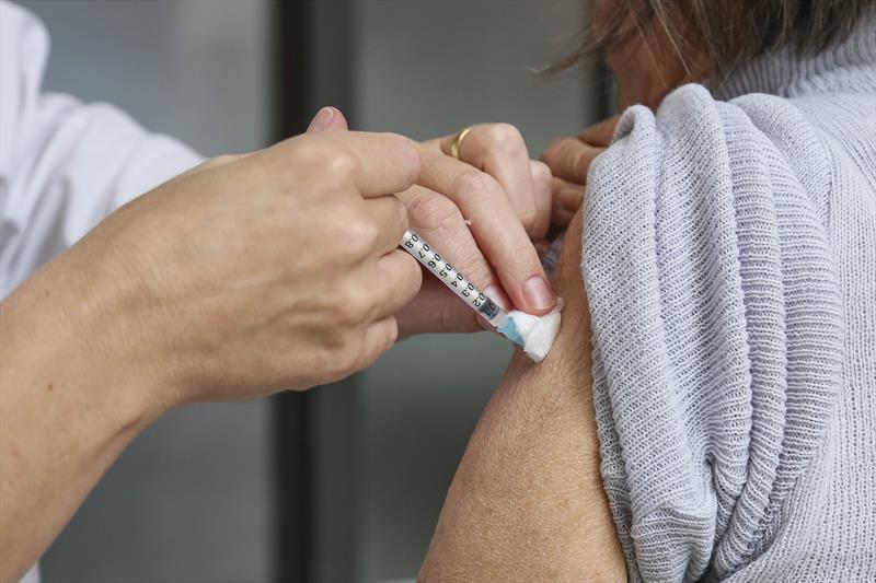  Vacina da gripe ainda está disponível em 48 unidades de saúde de Curitiba