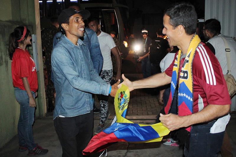  Venezuelanos recebidos em Curitiba nesta semana precisam de trabalho e de doações