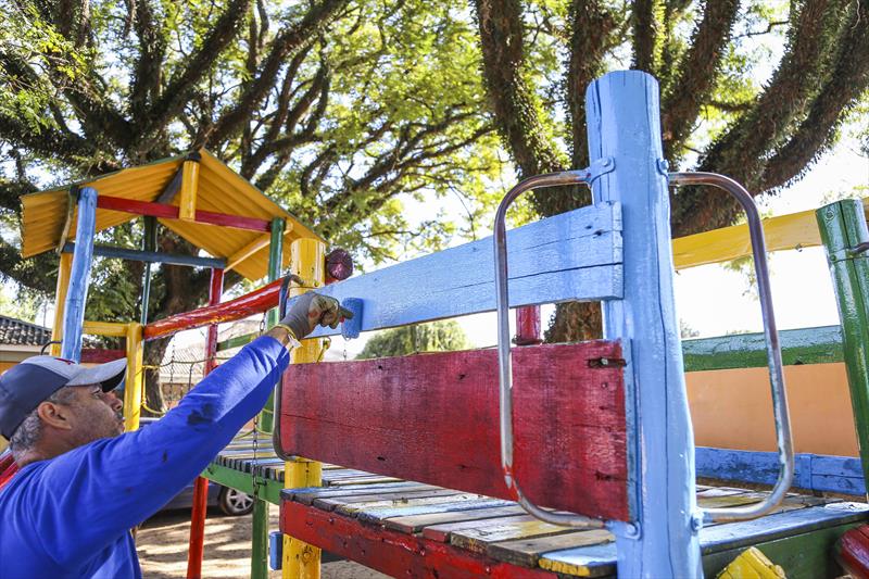  Prefeitura deposita R$ 3 milhões na conta das escolas e creches para despesas de consumo e serviço