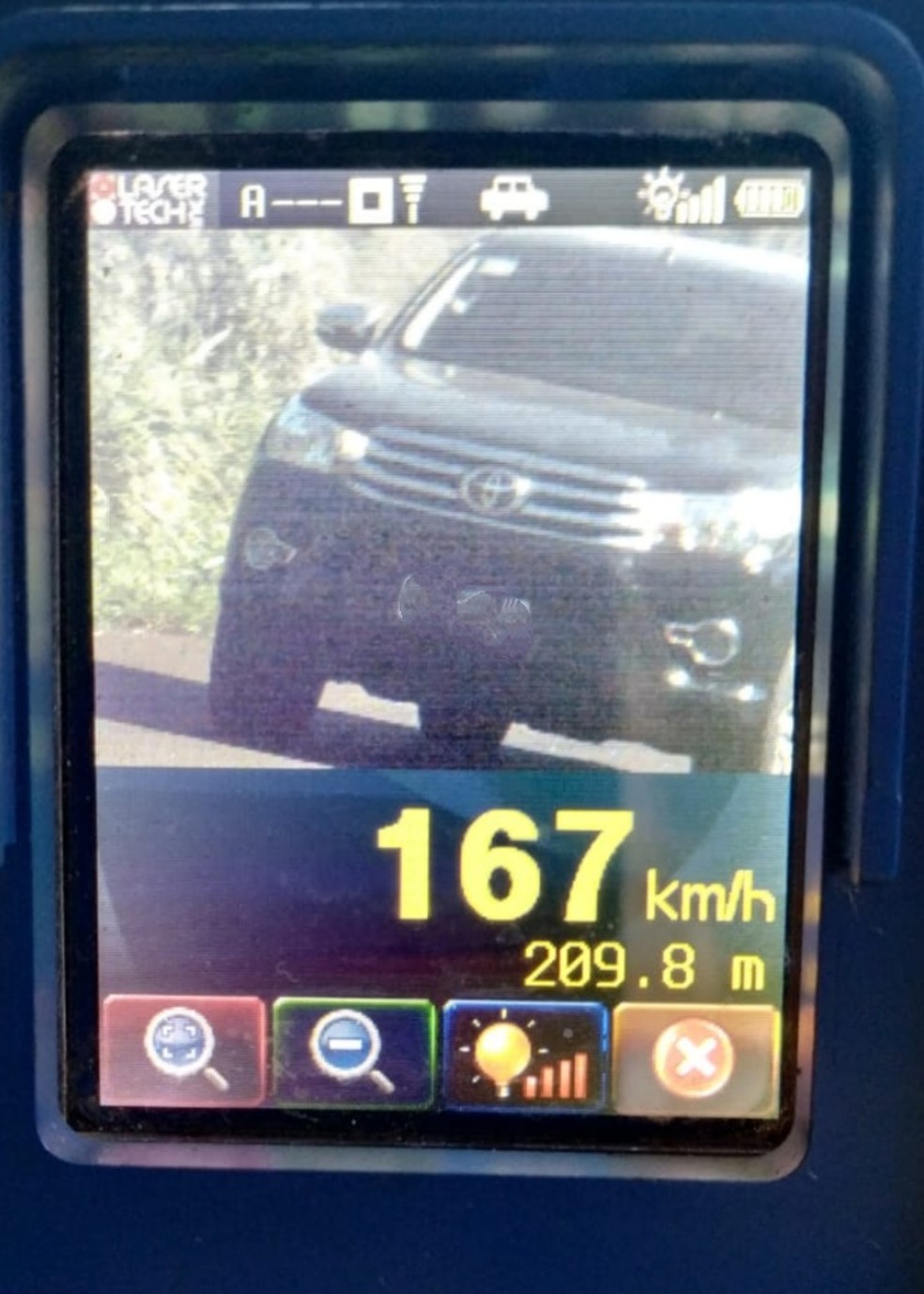  Motorista é flagrado a 167 km/h na PR-486, em Cascavel