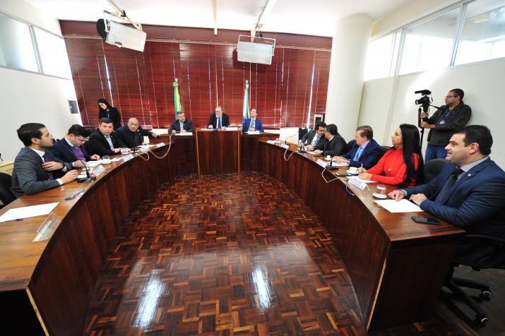  Deputados instalam CPI da JMK para investigar contratos de manutenção da frota do Paraná