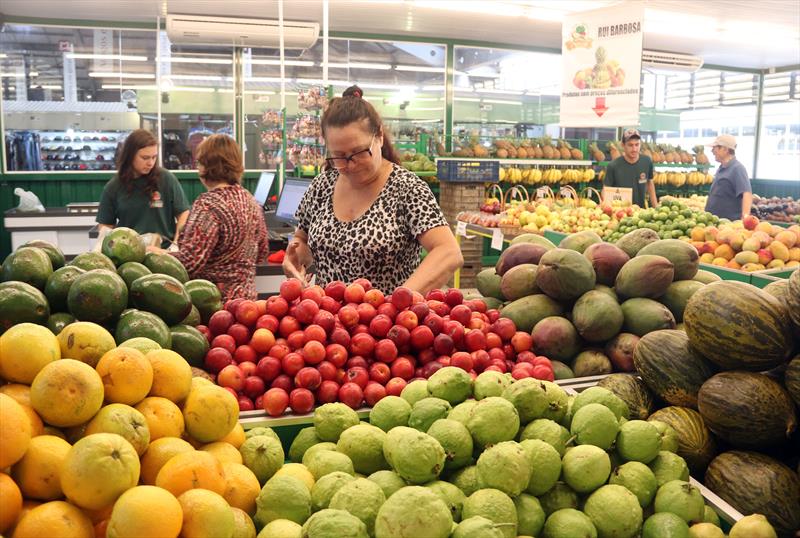  Sacolões oferecem hortifrútis até 69% mais baratas que supermercados