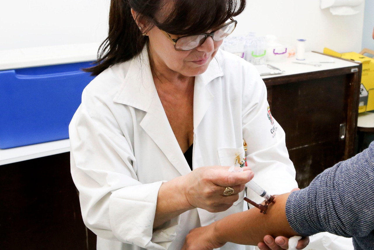  Diante do surto em SP, Saúde de Curitiba emite alerta para vacinação contra o sarampo