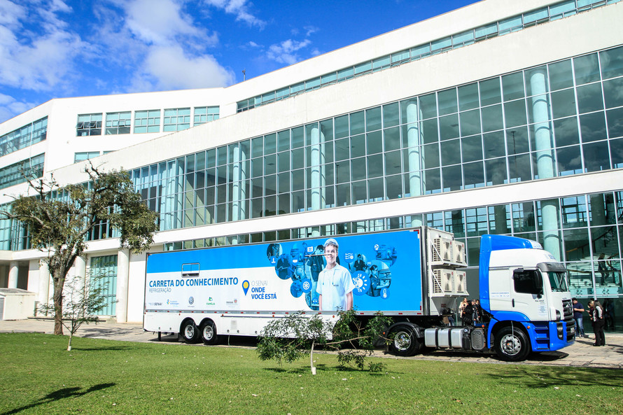  Caminhões transformados em salas de aula vão percorrer o Paraná para ofertar cursos de qualificação gratuitos