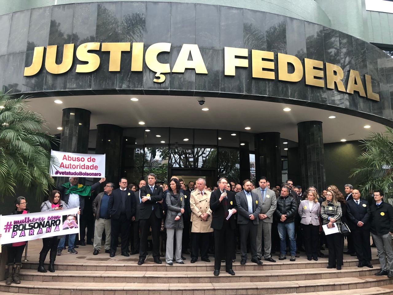  Abuso de Autoridade: Juízes, procuradores e forças de segurança do PR fazem pressão por veto de Bolsonaro
