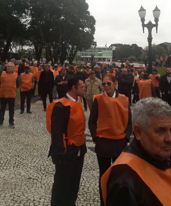  Depois de protestos de taxistas, prefeitura anuncia decreto com readequações no transporte de aplicativo em Curitiba