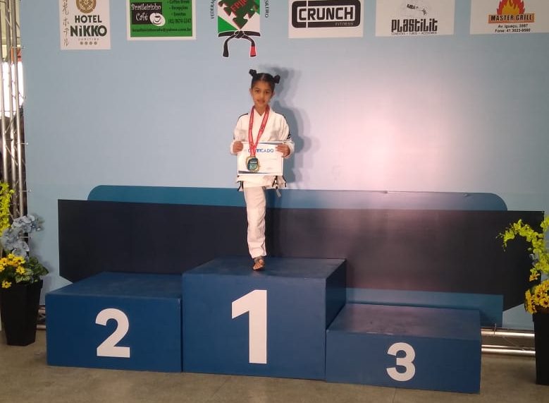  Paratleta paranaense de oito anos é campeã brasileira de Parajiu-Jitsu