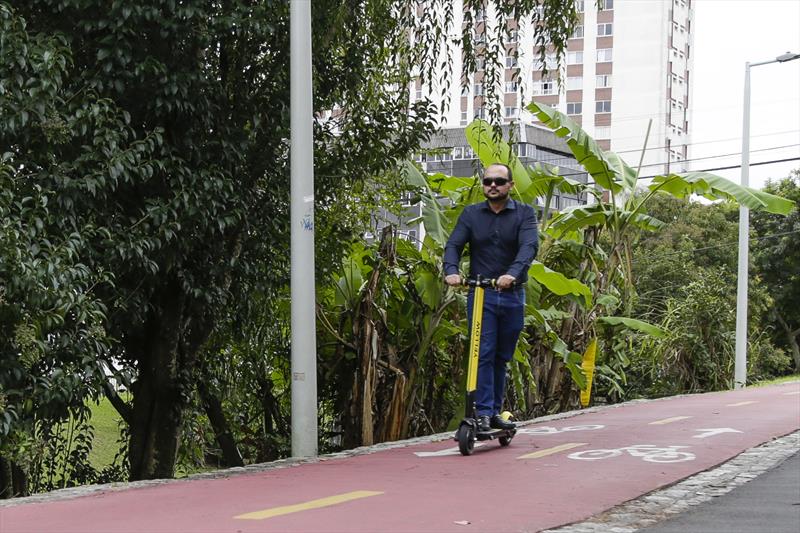  Bikes e patinetes compartilhados já rodaram 160 mil quilômetros em Curitiba