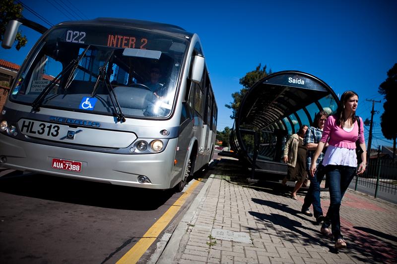  Decisão sobre greve parcial dos ônibus de Curitiba fica para a próxima quarta-feira (15)
