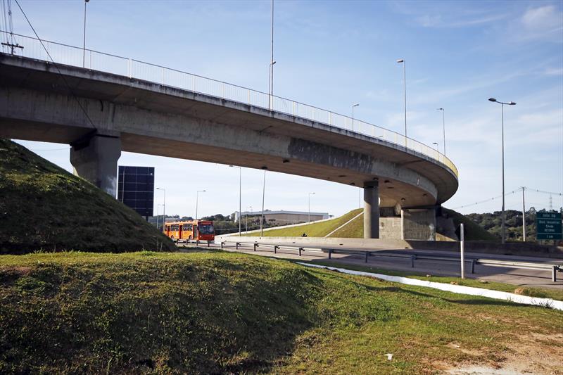  Acidente na rodovia Leopoldo Jacomel deixa motociclista morto