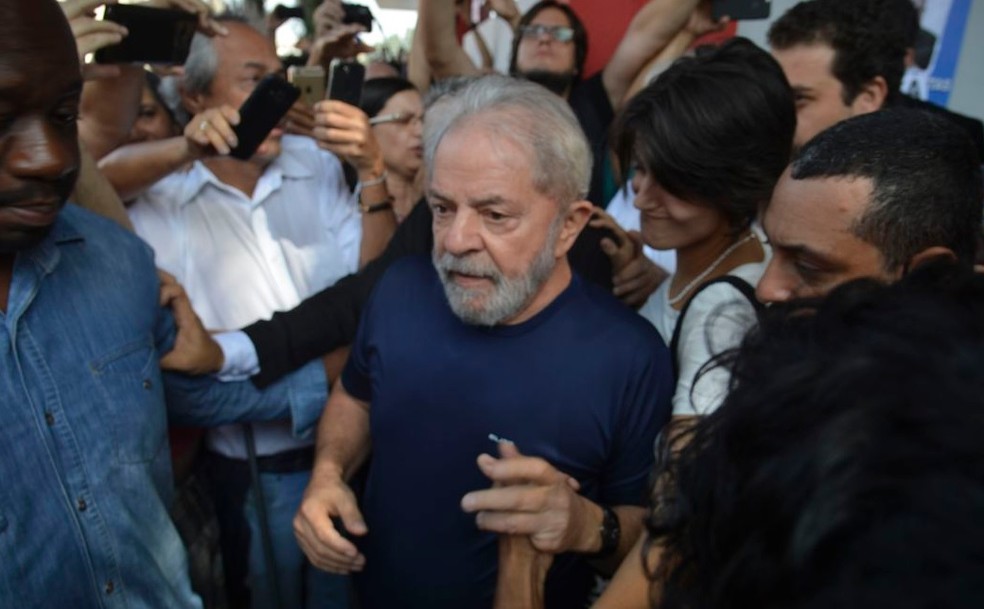  Polícia Federal indicia ex-presidente Lula e mais três por corrupção e lavagem de dinheiro