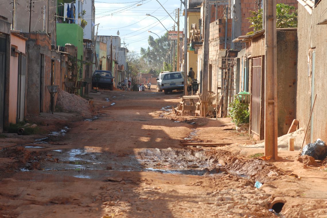  1,5 milhão de jovens são de baixa renda no Paraná