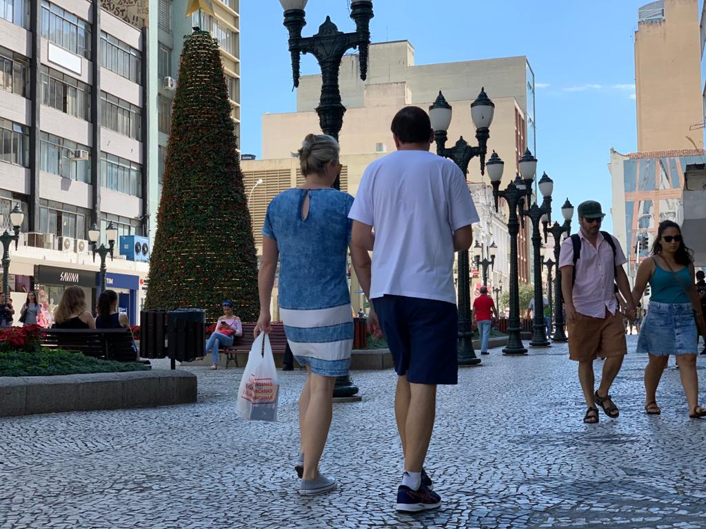  Dia da troca movimenta comércio nesta segunda