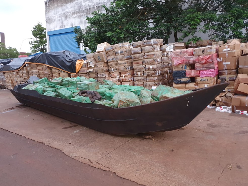  Barcos com cigarros contrabandeados são apreendidos pela PRF