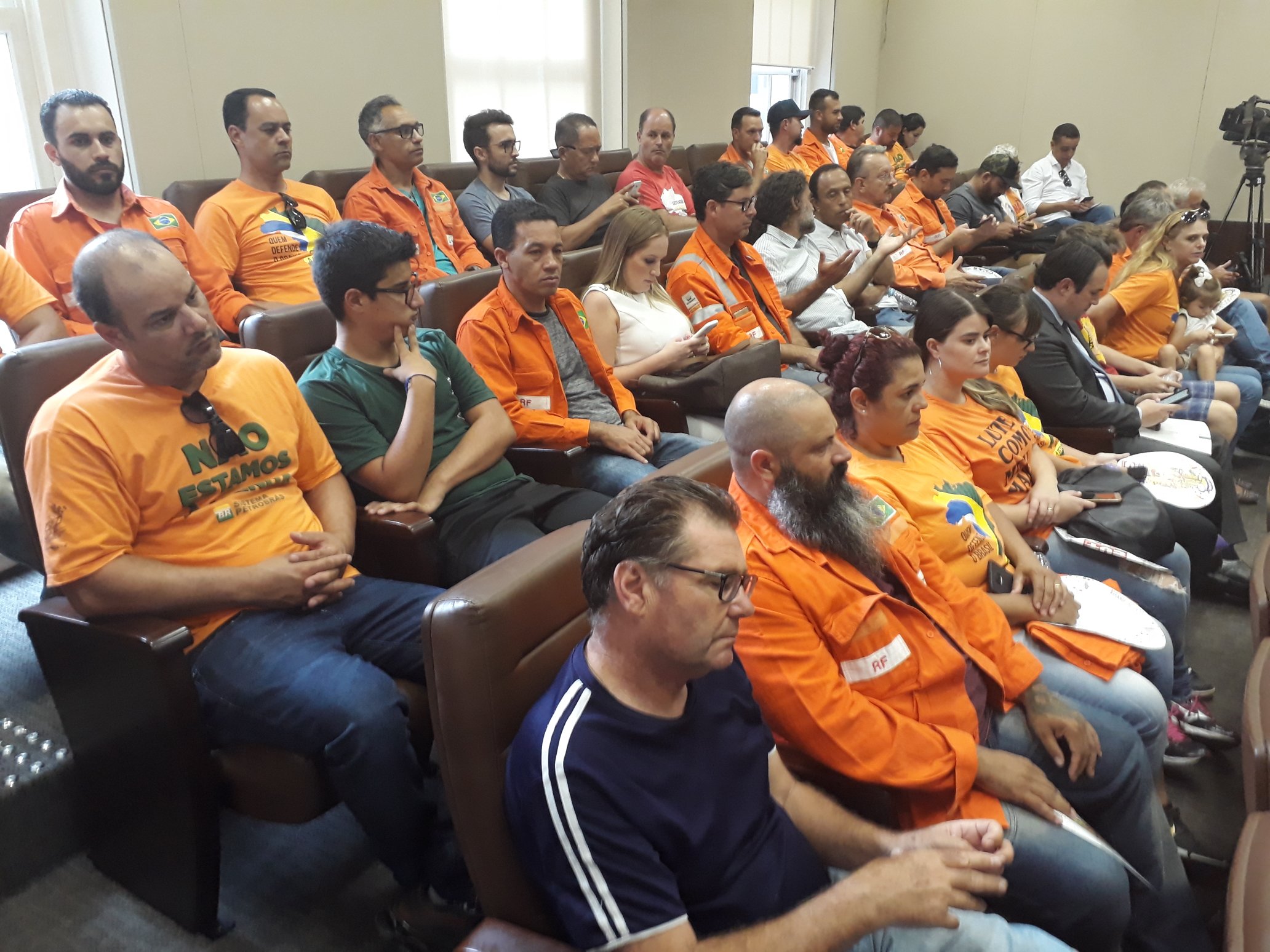  Justiça do Trabalho suspende demissões em Araucária e cobra interrupção da greve dos petroleiros