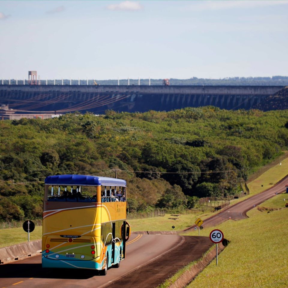  Complexos turísticos de Foz do Iguaçu voltam a fechar após decreto do governo