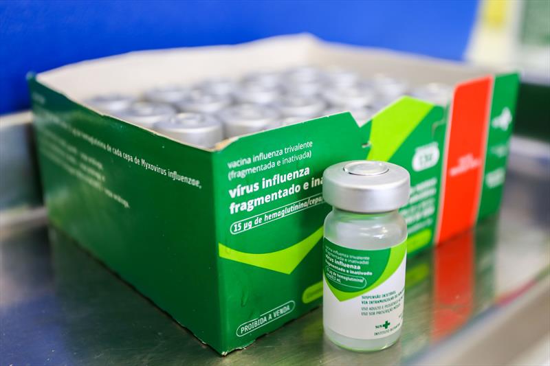  Curitiba ainda tem mais de 40 mil doses da vacina da gripe em estoque