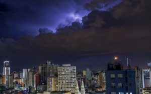 Paraná está em alerta laranja para a possibilidade de tempestades e ventos fortes