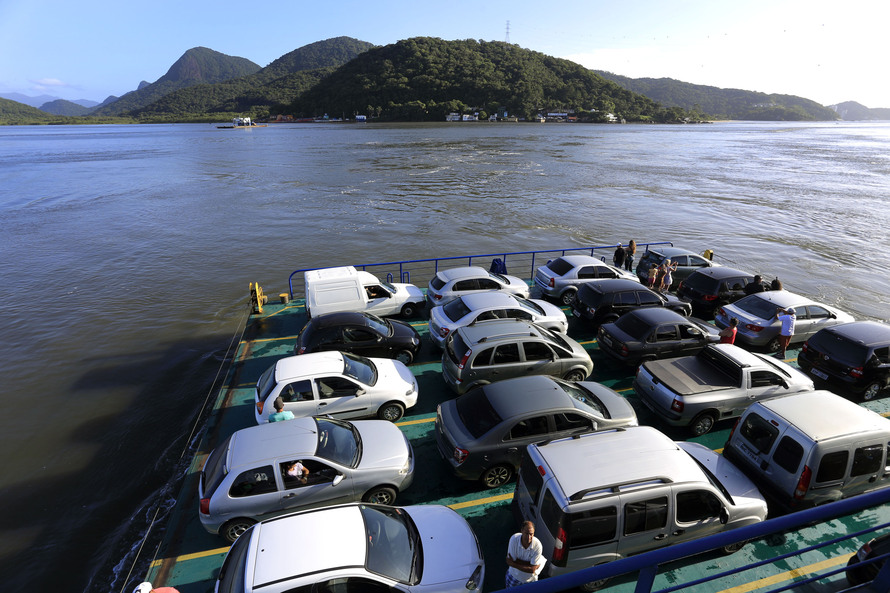  Ferry-boat de Guaratuba volta a registrar filas