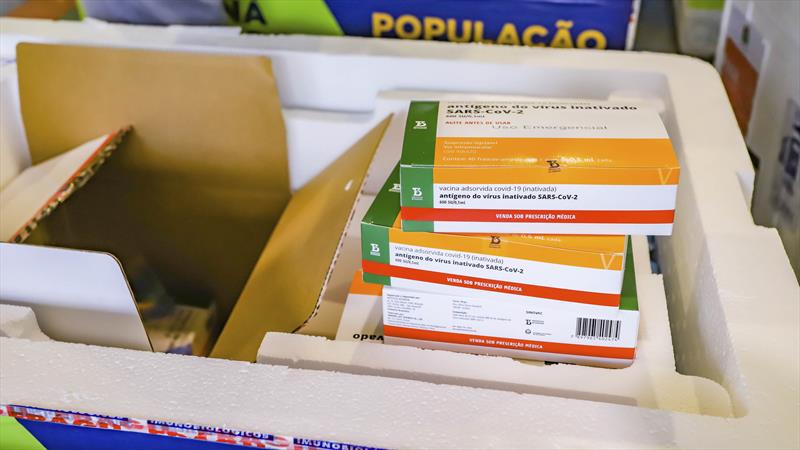  Curitiba pede ao Ministério da Saúde autorização para comprar vacinas contra a covid-19