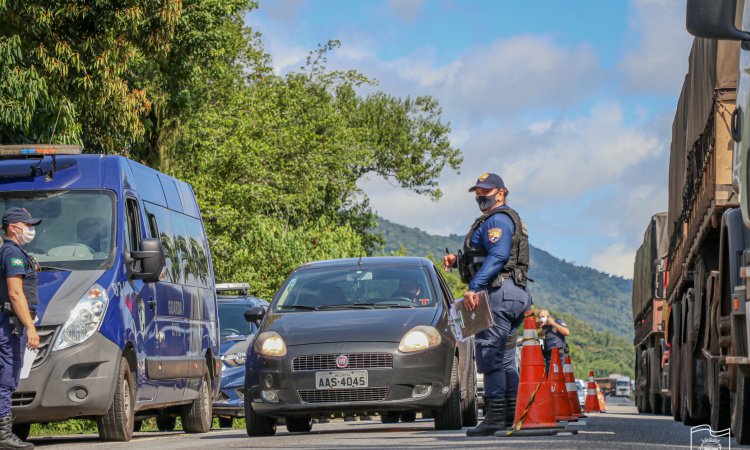  600 carros foram impedidos de entrar em Paranaguá