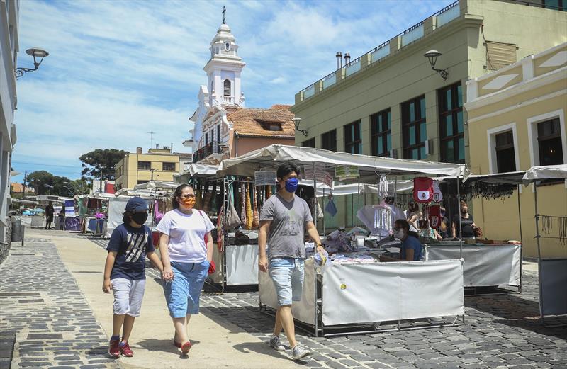  Feira do Largo da Ordem está suspensa no próximo fim de semana