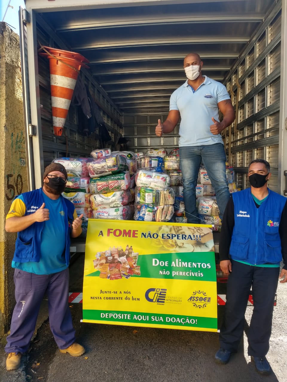  Campanha arrecada 3,8 toneladas de alimentos para FAS