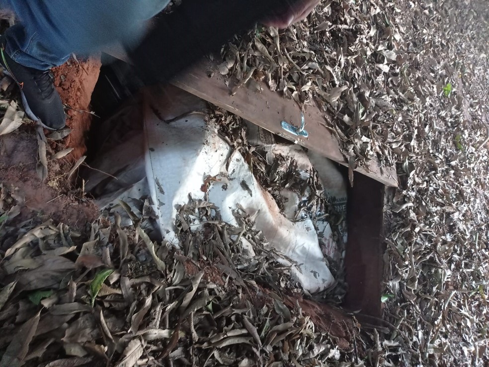  Polícia encontra 425 kg de crack enterrados no interior do PR