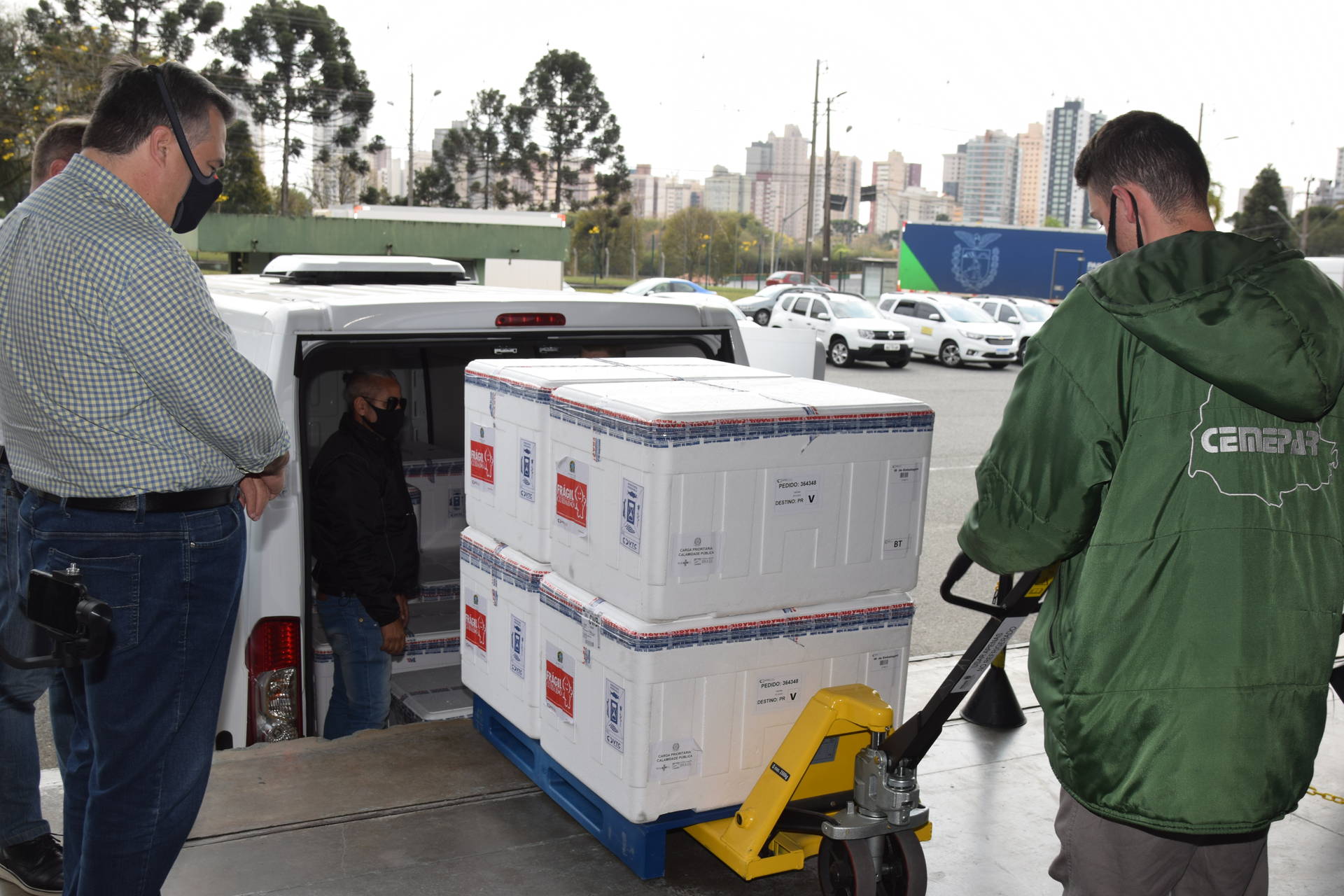  Paraná recebe hoje mais 366 mil vacinas contra a covid-19