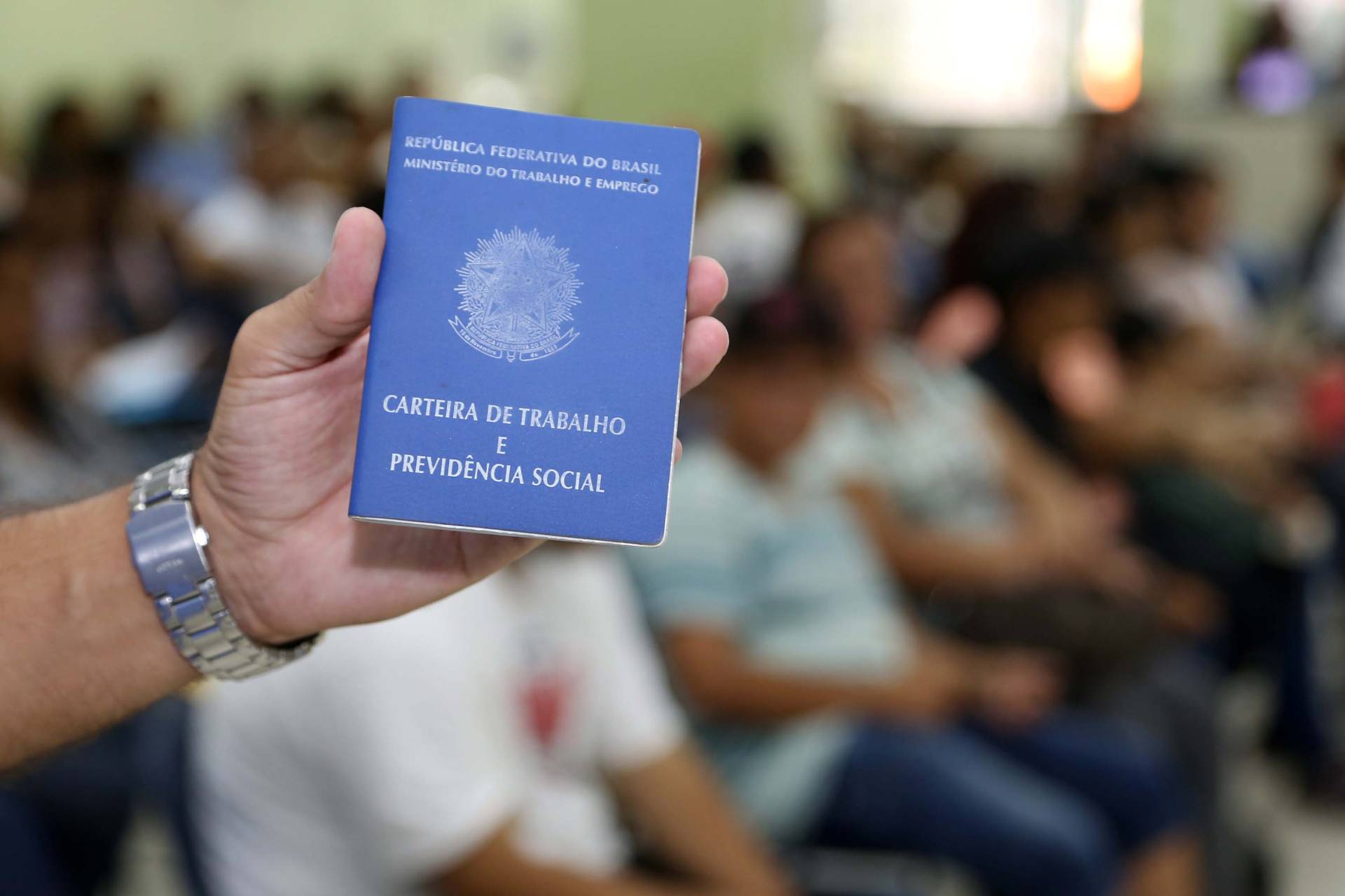  Agências do trabalhador do Paraná oferecem 14 mil vagas