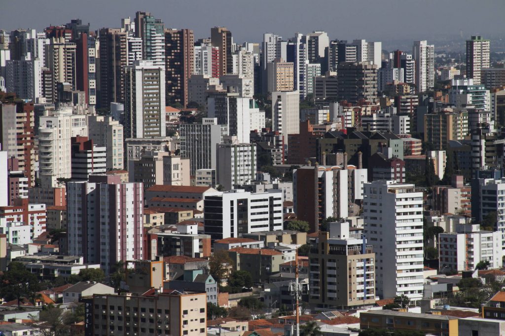 Curitiba tem recorde de vendas de imóveis no 1º semestre