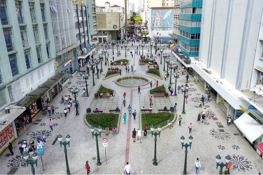  Cresce demanda por locação de imóveis comerciais em Curitiba